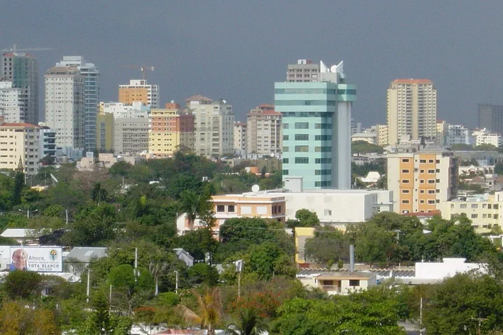 Vista panorámica de edificios en Santo Domingo.