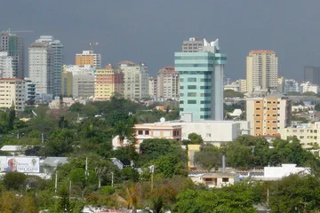 Vista panorámica de edificios en Santo Domingo.