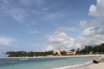 Playa pública en el centro de Juan Dolio, en la provincia San Pedro de Macorís.